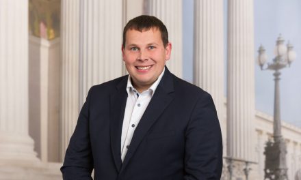 Lich­ten­eg­ger ist neu­er FPÖ-Obmann