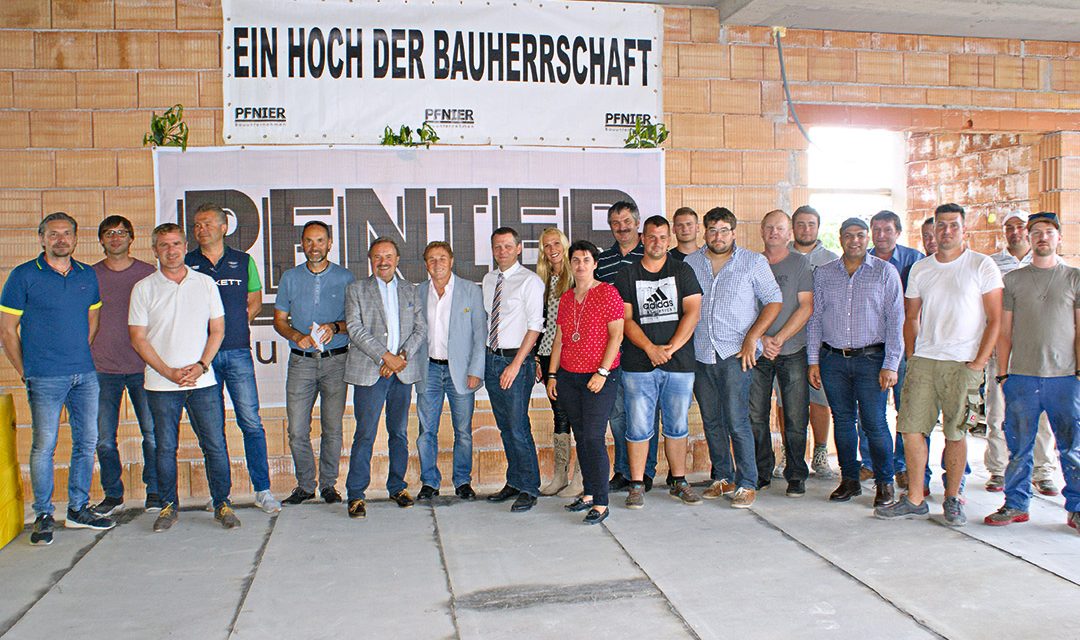 Betreu­tes Woh­nen: Gro­ßer Andrang bei Gleichenfeier