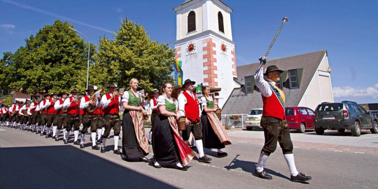 Bezirks­mu­sik­fest zum 170. Geburtstag