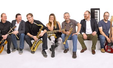 „Low Bud­get“ fei­ern Jubiläum