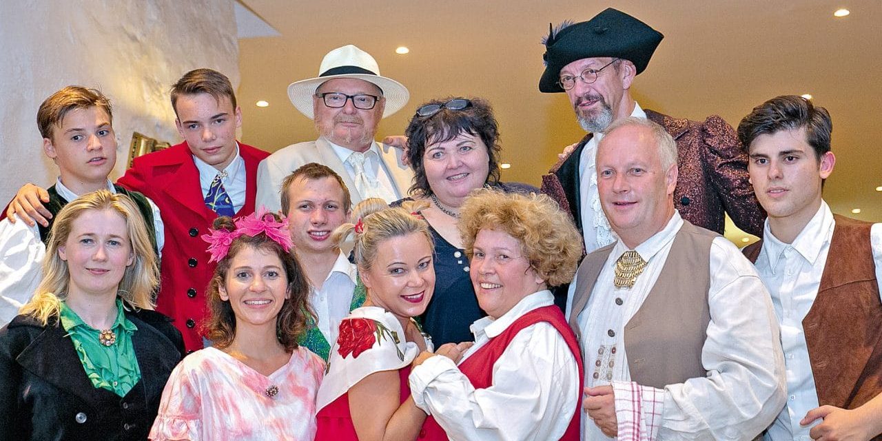 „Die­ner zwei­er Her­ren“ auf Schloss Krumbach