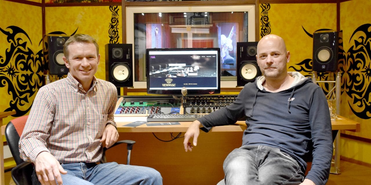 Hör­bü­cher, Songs und span­nen­de Gespräche