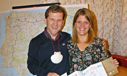 Vater und Toch­ter auf dem Jakobsweg