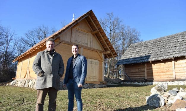 Keltendorf bekommt zwei neue Häuser