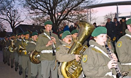 Ange­lo­bung mit 1.500 Besuchern