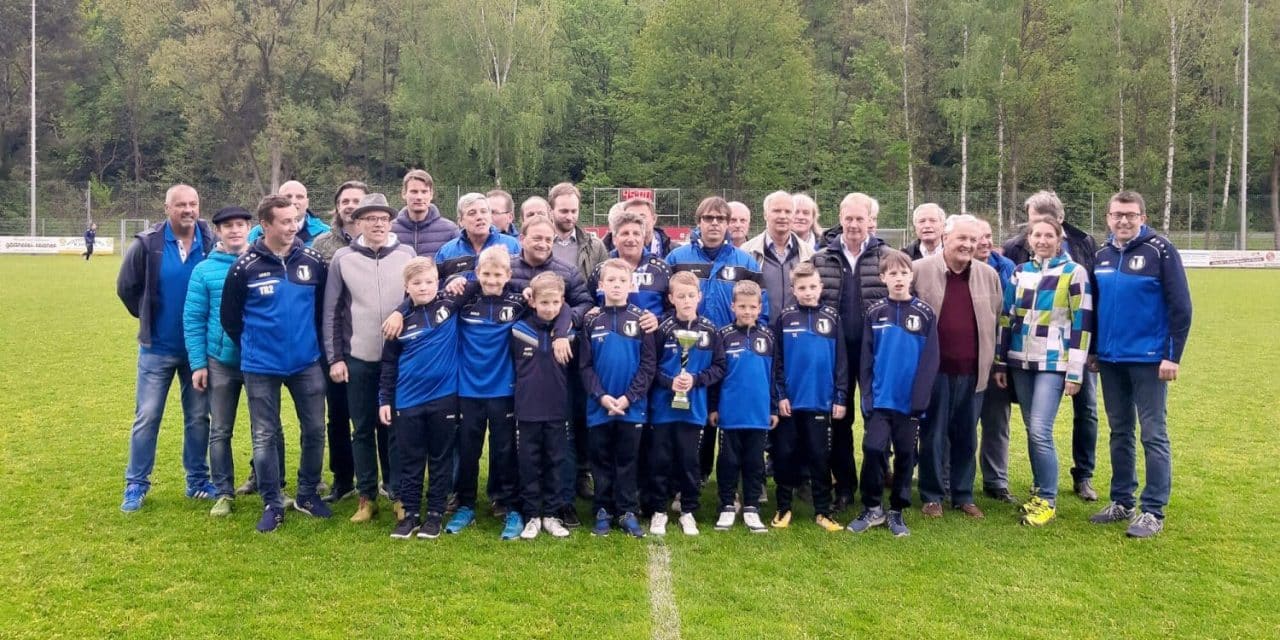 Legen­den­match beim Jubiläumsfest