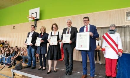 Schu­le erstrahlt in neu­em Glanz