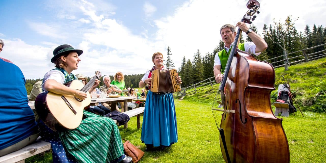 Schwaigen-Reigen auf den Almhütten