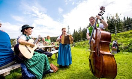 Schwai­gen-Rei­gen auf den Almhütten
