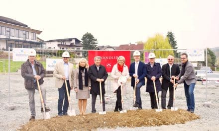 Spa­ten­stich für neu­es Besucherzentrum