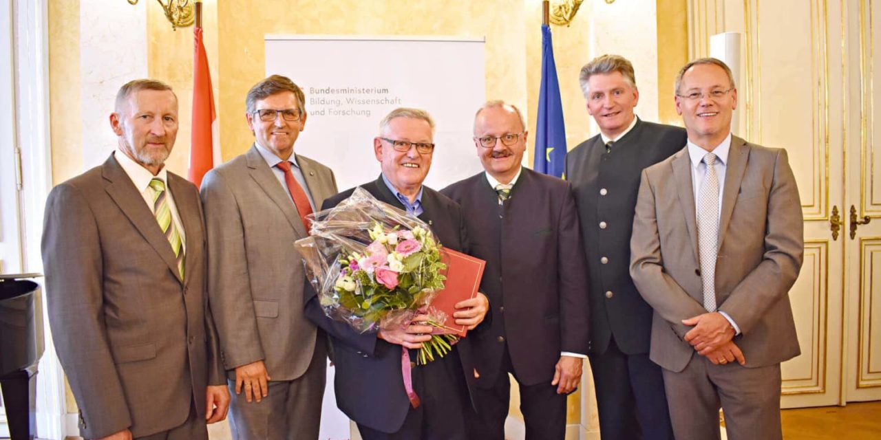 Kul­tur­ver­mitt­ler mit hoher Auszeichnung