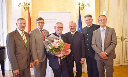 Kul­tur­ver­mitt­ler mit hoher Auszeichnung