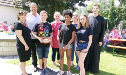 Pfar­re lud zum Fest