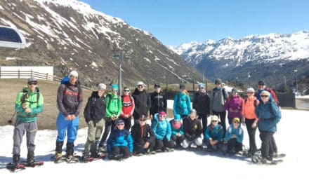 Schü­ler als Kli­ma­for­scher am Gletscher
