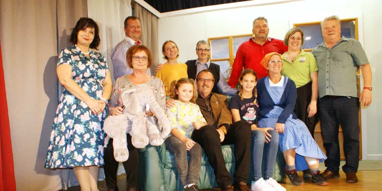 Kulis­se-Schwarz­au: „Die Perlenhochzeit“