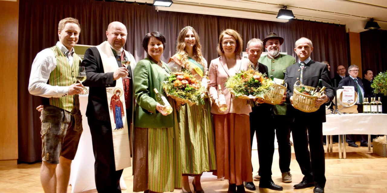 „Chris­tia­ne“ und „Michae­la“ fei­er­lich getauft