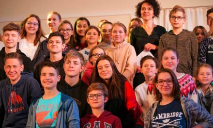 Jugend im Ein­satz für Kinder