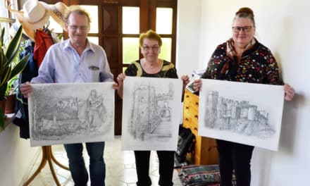 Burg Kirch­schlag kunst­voll in Sze­ne gesetzt
