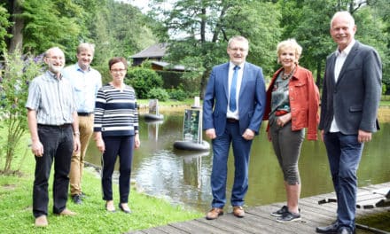 Kunst am Was­ser: Foto­aus­stel­lung am Aspan­ger Teich