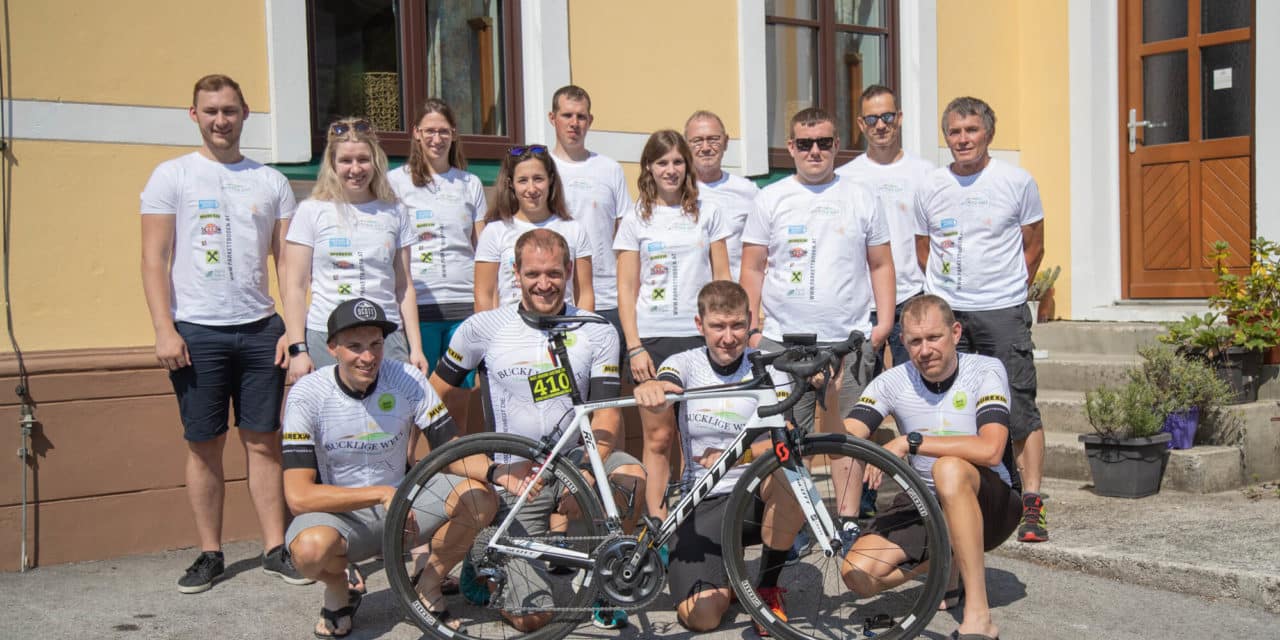 Der Count­down läuft: In weni­gen Stun­den startet das Team Bik­ere­gion Buck­lige Welt beim Race Around Austria