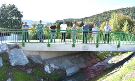 Neue Brü­cke in Olbers­dorf: Mehr Platz für Hochwasser