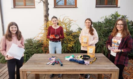 „Recy­cling Queens“ grün­den Juniorfirma