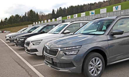 Über 200 Neu- und Gebraucht­wa­gen vor­be­stellt und lagernd
