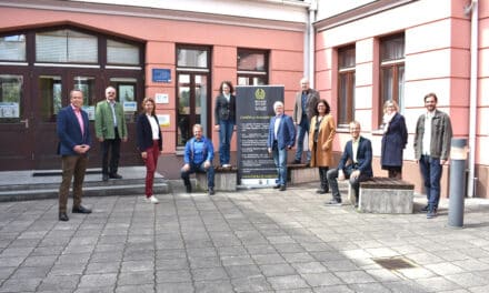 Schu­le trifft Wirt­schaft am vir­tu­el­len Campus