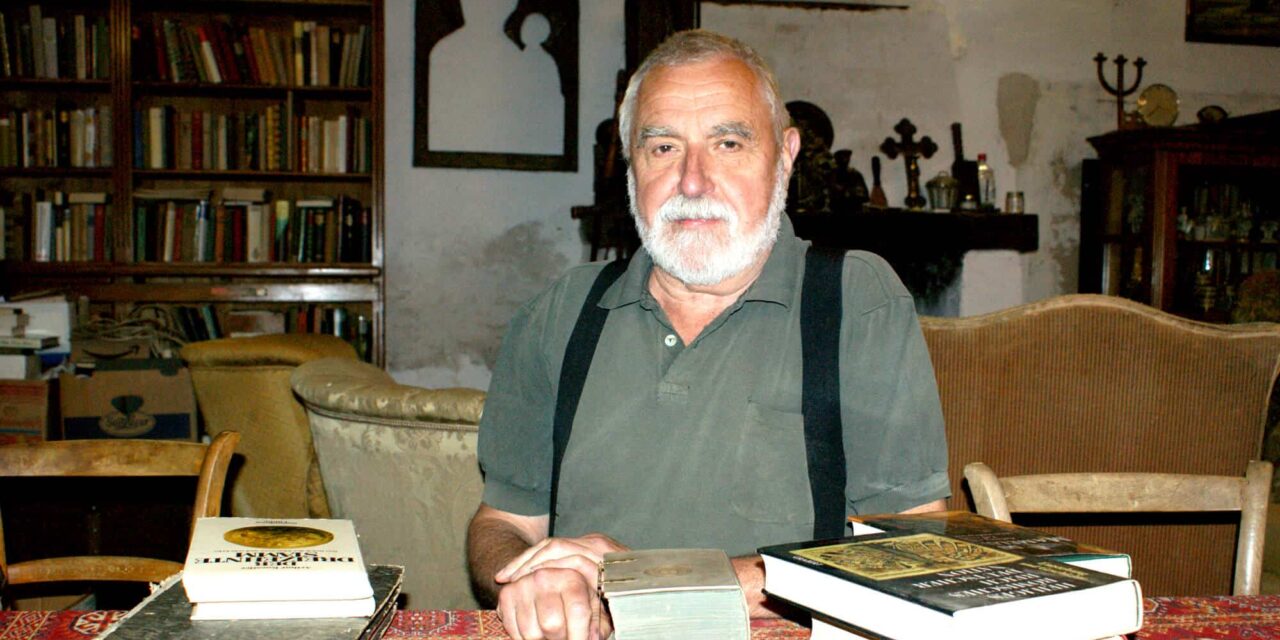 Ulrich Sag­meis­ter sam­melt Bücher im Turm