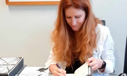 Best­sel­ler­au­torin in der Schule