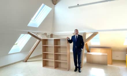 Neue Klas­sen­räu­me statt alter Dachboden