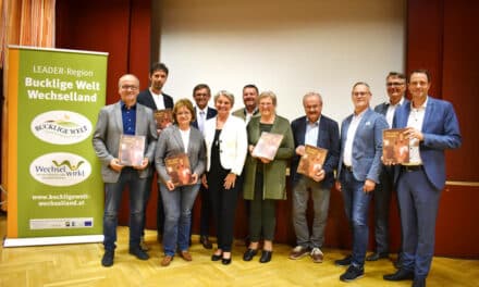 Tri­umph vir­tu­ell: Elf Fil­me zur Erinnerung