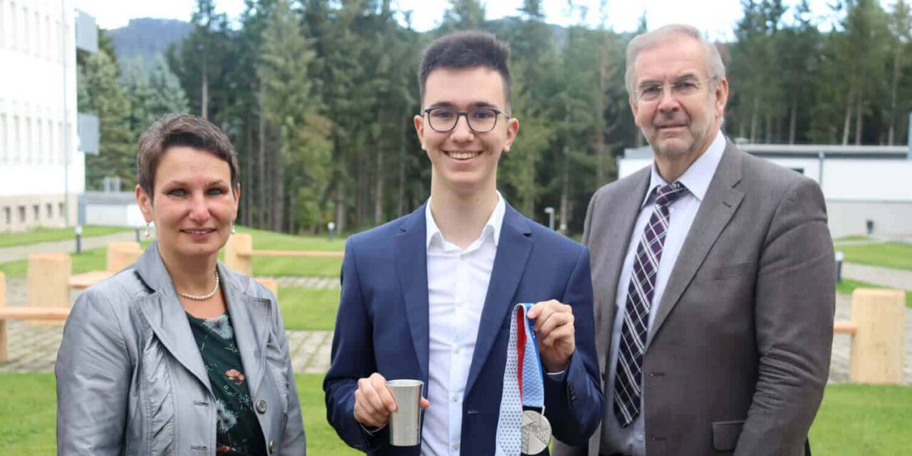 Sil­ber­me­dail­le bei Chemieolympiade