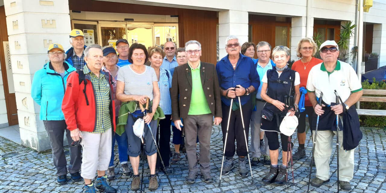 Wan­der­freu­di­ge Senio­ren zu Gast in Zöbern