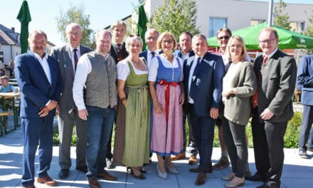 Lan­zen­kir­chen: Haupt­platz offi­zi­ell eröffnet