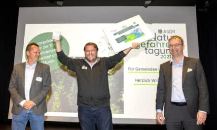 Regi­on holt Preis für KLAR!-Projektidee