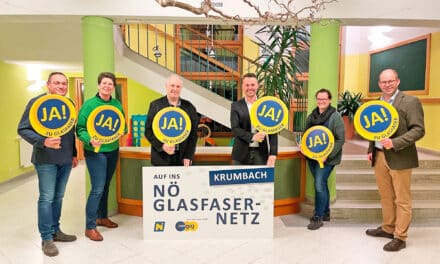 Glas­fa­ser: Es wird gebaut und gesammelt