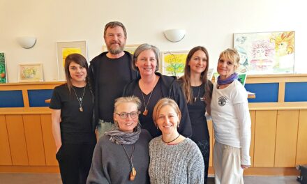 Aus­bil­dung geschafft: neue Shiatsu-Absolventen