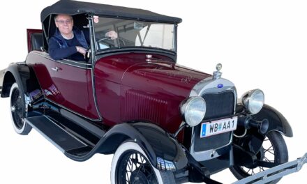 Früh­lings­fahrt mit dem Oldtimer