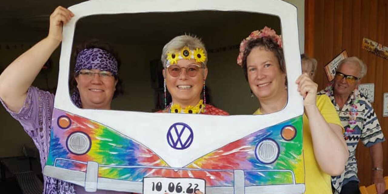 Audienz und Hippie-Party zum 50er