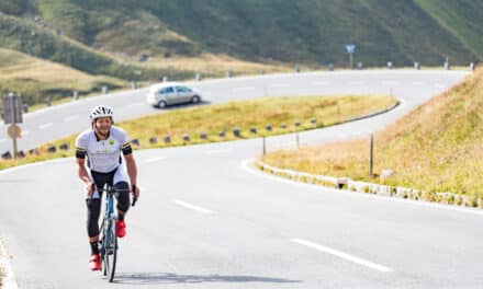 Beim Extrem-Rad­ren­nen aufs Podest