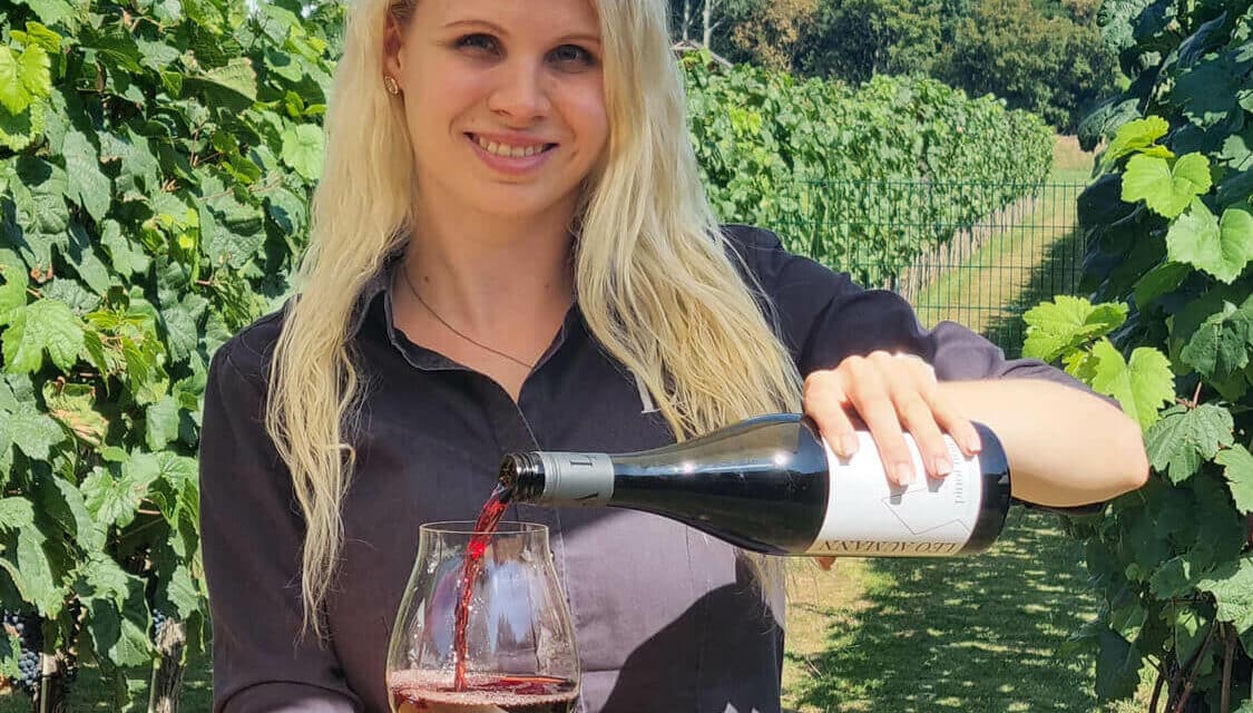 Jung-Som­me­liè­re mit 24 Jahren