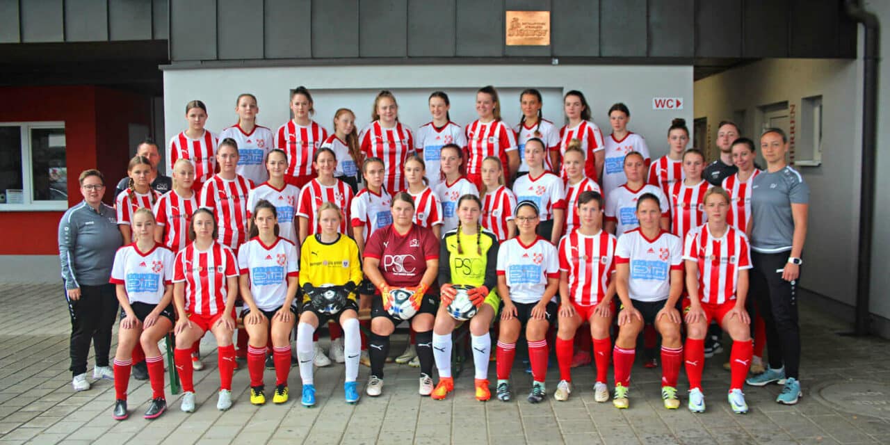 Frau­en­fuß­ball aus der Buck­li­gen Welt