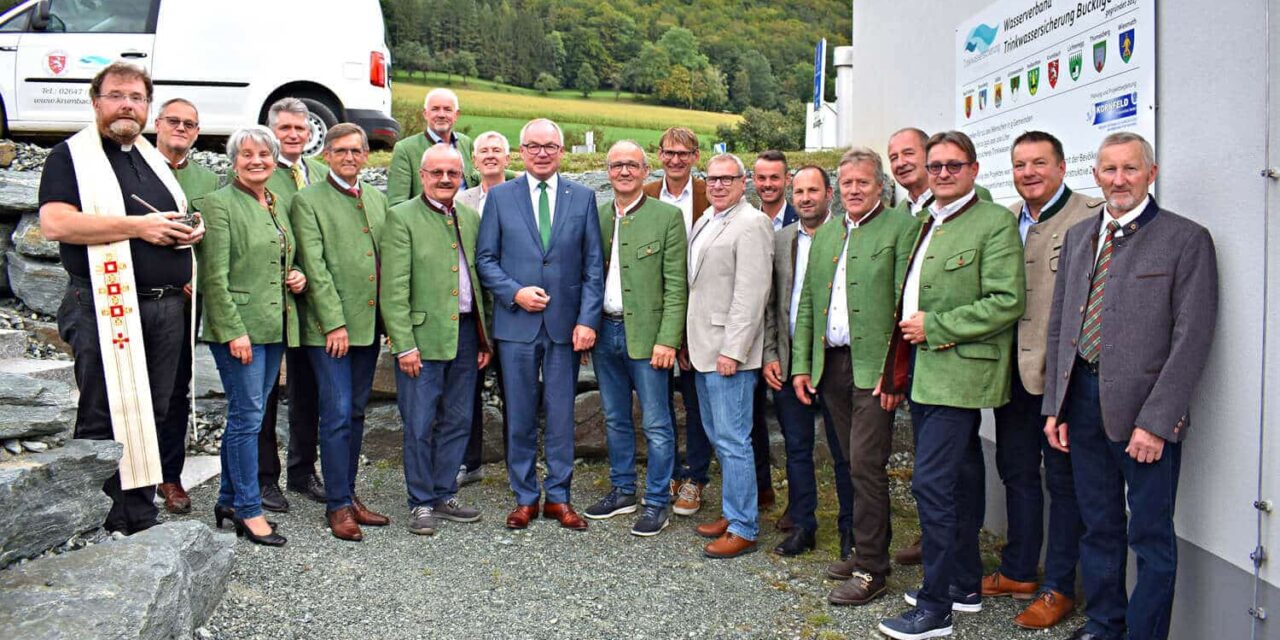 Eröff­nung: „Was­ser marsch“ in Petersbaumgarten