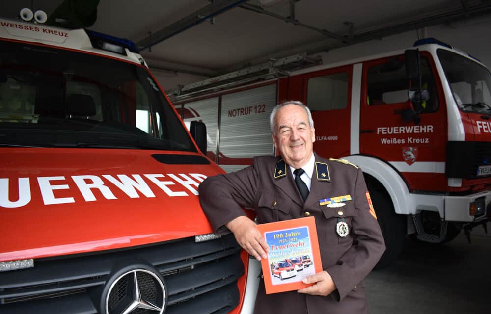 FF Wei­ßes Kreuz in Buchform
