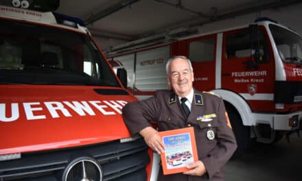 FF Wei­ßes Kreuz in Buchform