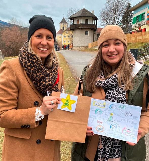Advent­fens­ter und Suche nach dem Christkind