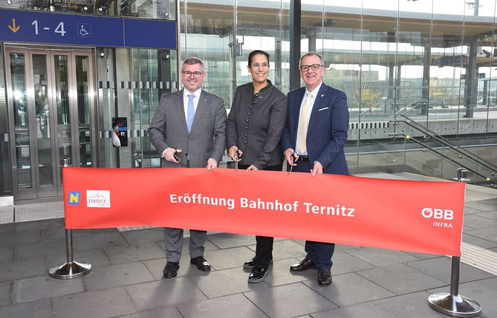 Ter­nitz: Moder­ner Bahn­hof eröffnet