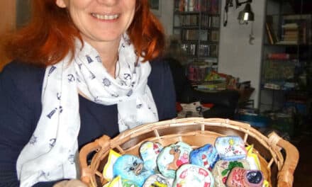 Klei­ne Kunst­wer­ke auf „Stein­rei­se“