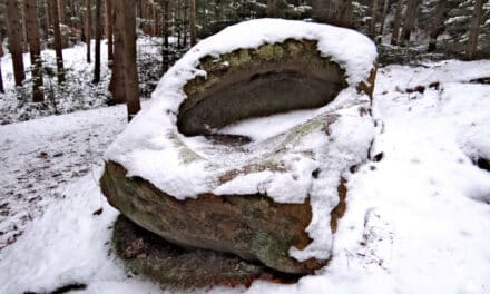 Der hoh­le Stein und das Rehgartlkreuz